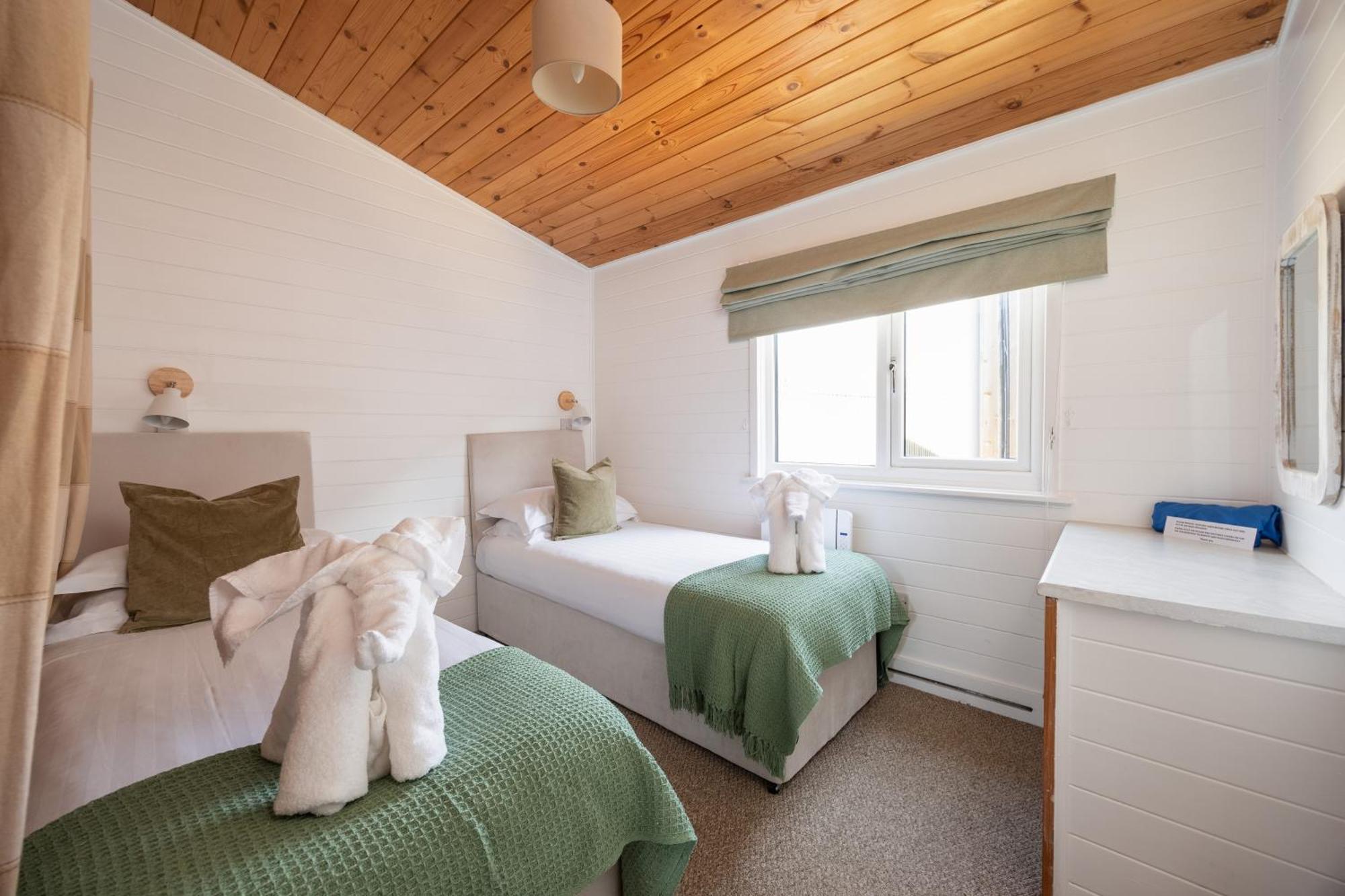 West Chalet At Tapnell Farm Yarmouth  Extérieur photo
