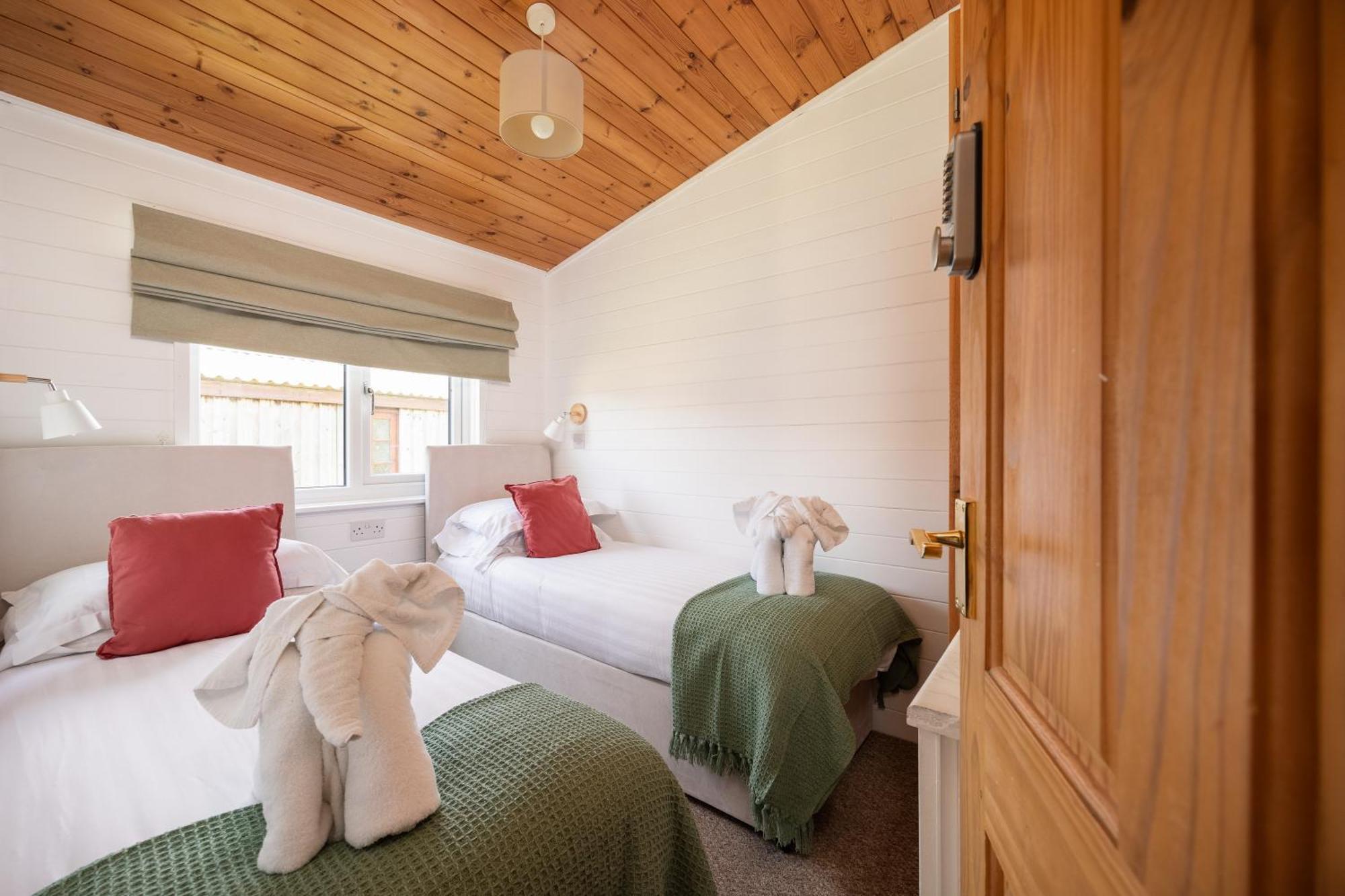 West Chalet At Tapnell Farm Yarmouth  Extérieur photo