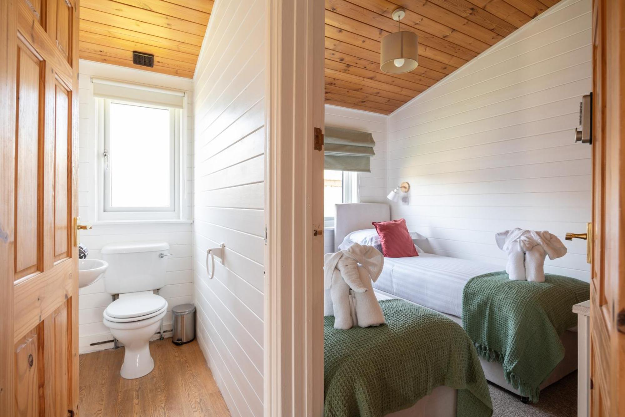 West Chalet At Tapnell Farm Yarmouth  Extérieur photo